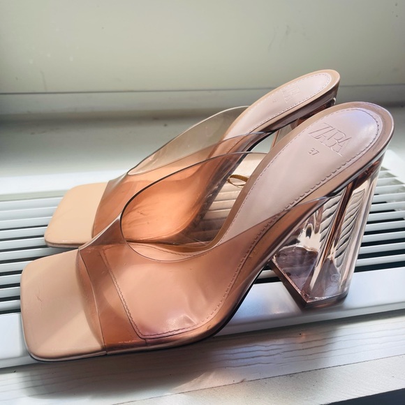 Front vinyl strap with squared vamp and transparent heels. Only worn once. - Picture 3 of 5